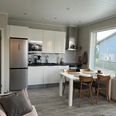 Huoneisto Quality Triangle In A Semi-detached House *