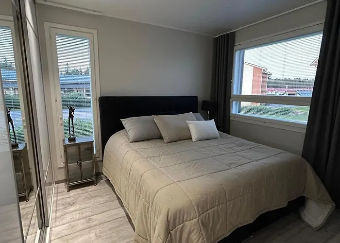 Quality Triangle In A Semi-detached House Διαμέρισμα *